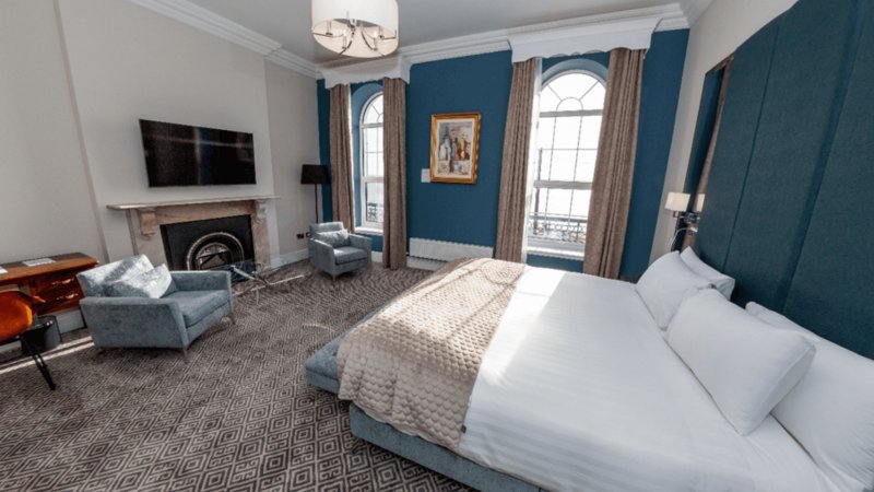 Main bed room suite custom Commodore Hotel